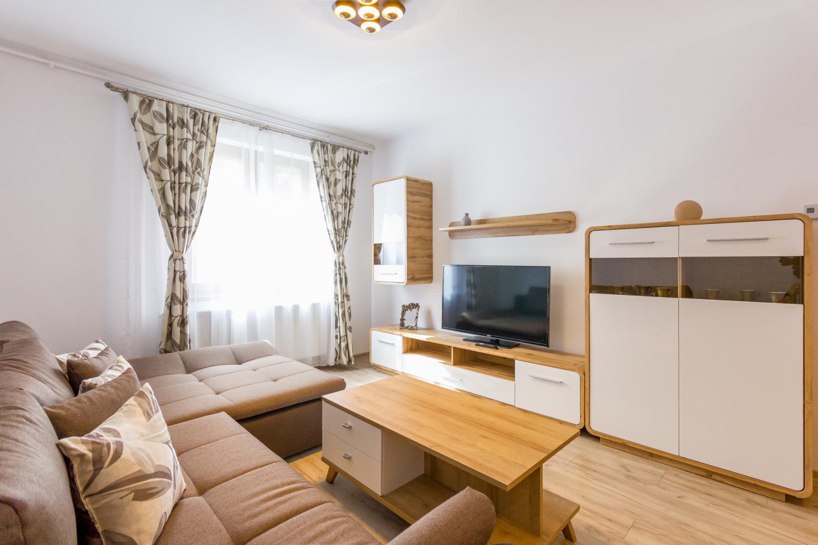 Spacious and Quiet 2 Bedroom Apartment