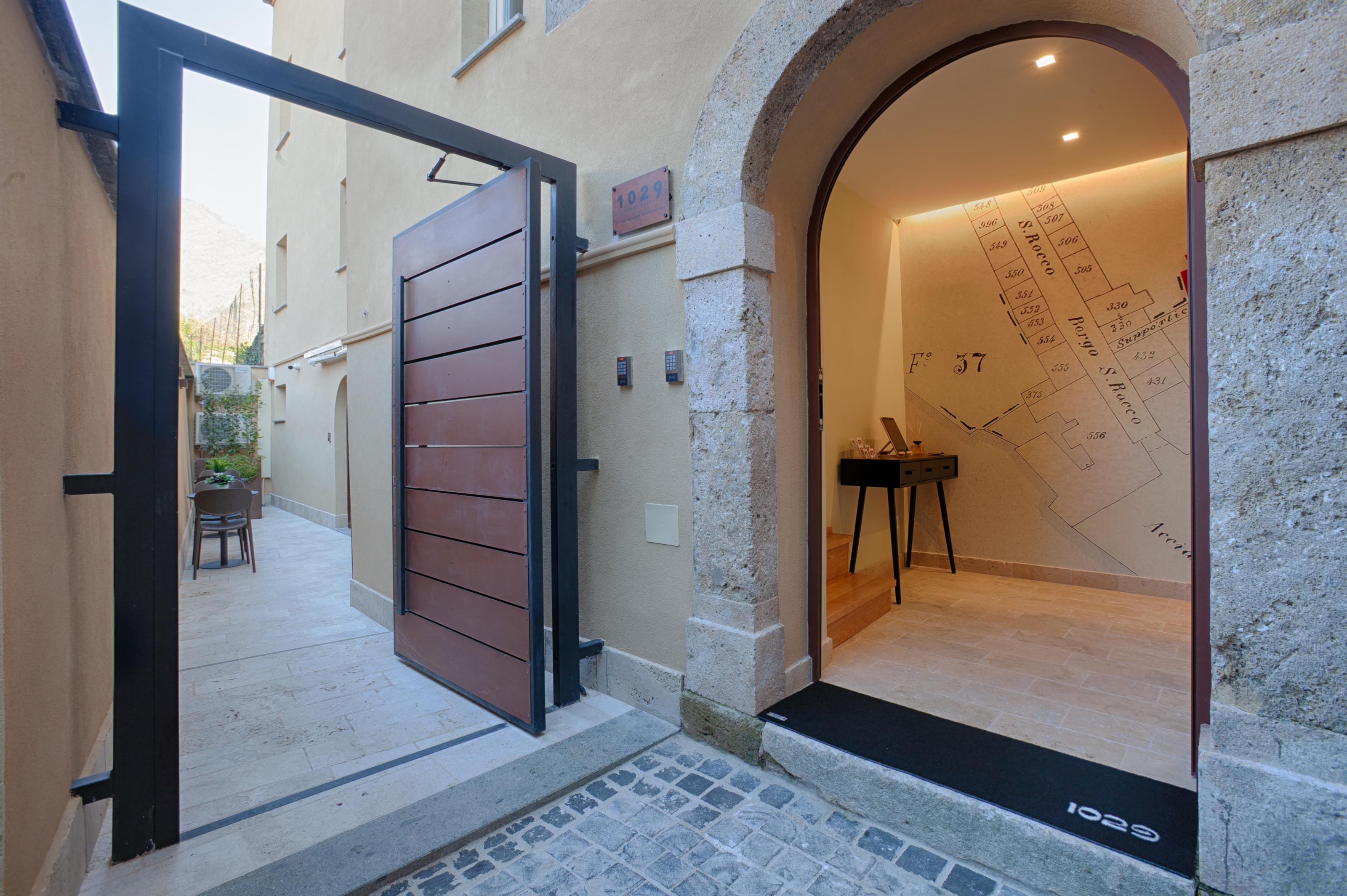 1029 Guest house 