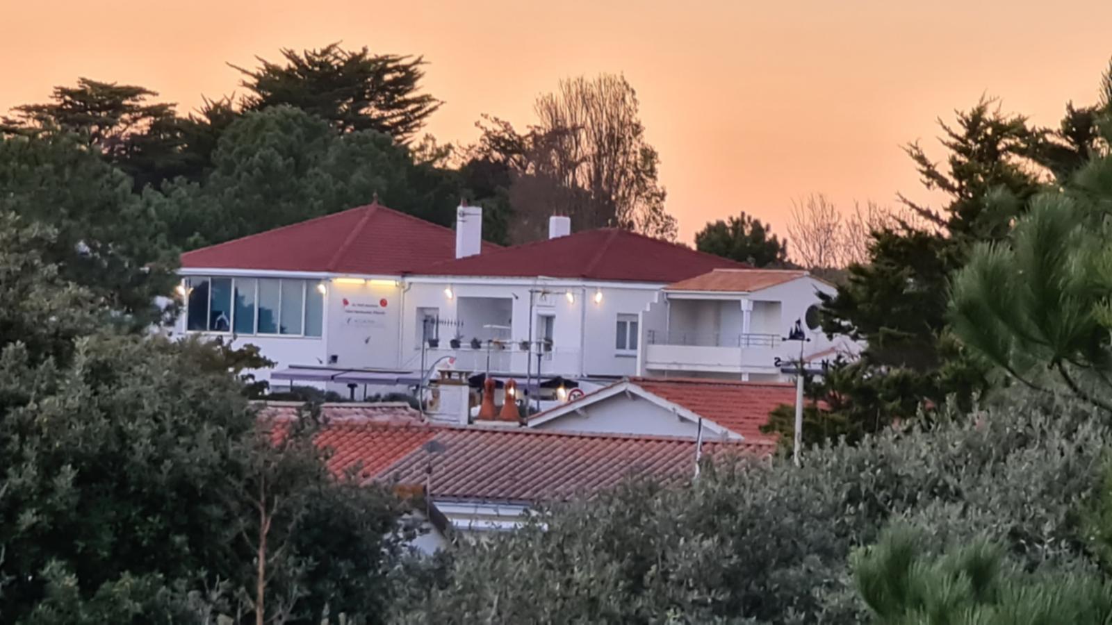 Au petit bonheur Restaurant Hotel