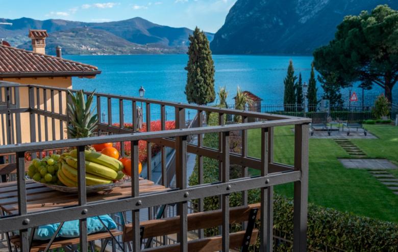 Feel The Lake