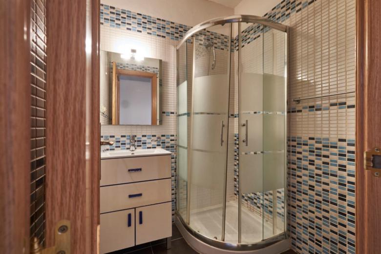 Lidia 3Br 2 Bath 3PAX