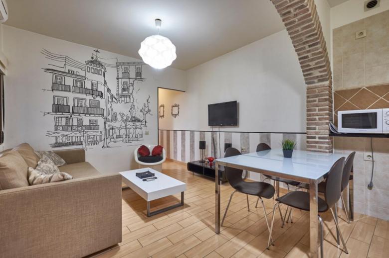 Lidia 3Br 2 Bath 3PAX