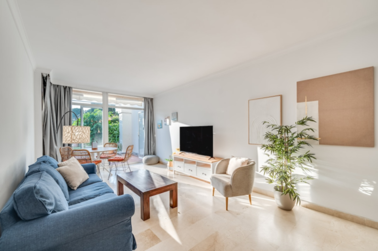  Apartamento con piscina en 1ª línea Golf La Quinta