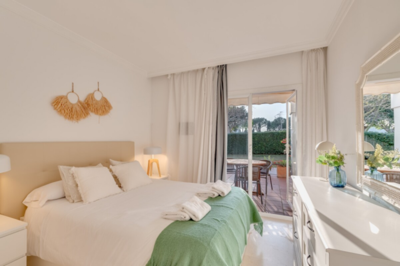  Apartamento con piscina en 1ª línea Golf La Quinta