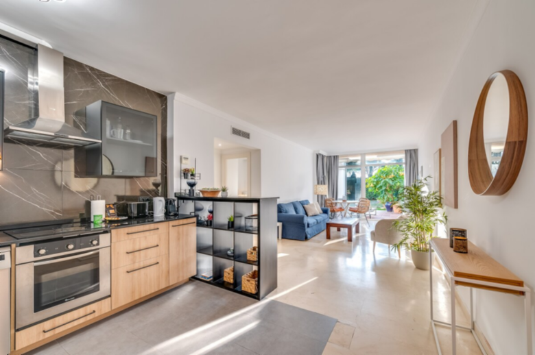  Apartamento con piscina en 1ª línea Golf La Quinta