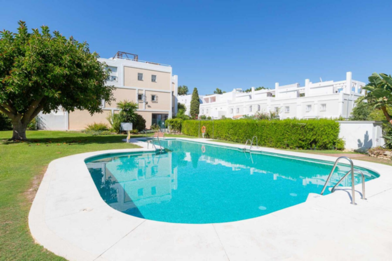  Apartamento con piscina en 1ª línea Golf La Quinta