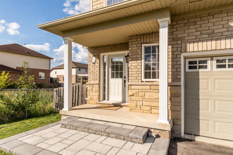 Hamilton. Luxury 3BR 2.5BA TOWNHOME. HOT TUB, GYM, BBQ, Sauna