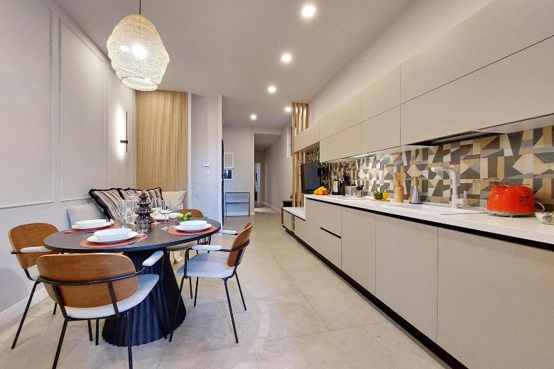 Trastevere E by Flatinrome