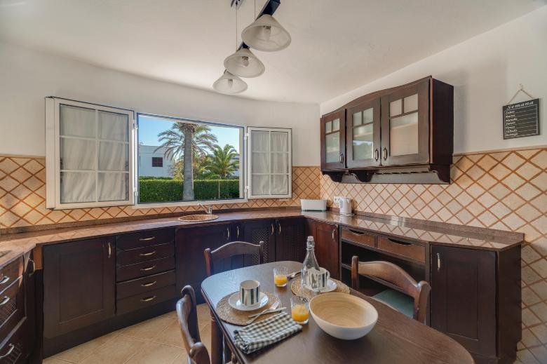 Villa Joel  - Casa con piscina cerca de la playa