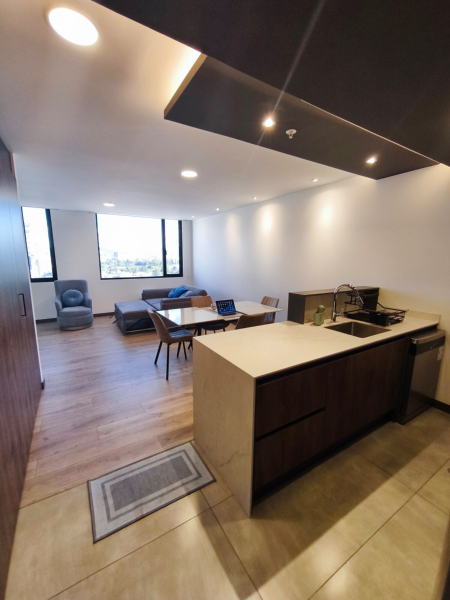 UIO - Suite amplia plataforma financiera Quito Sense H18