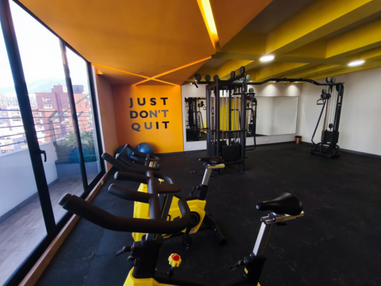UIO - Suite amplia plataforma financiera Quito Sense H18
