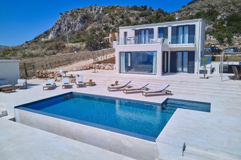 VILLA MUNTAJA