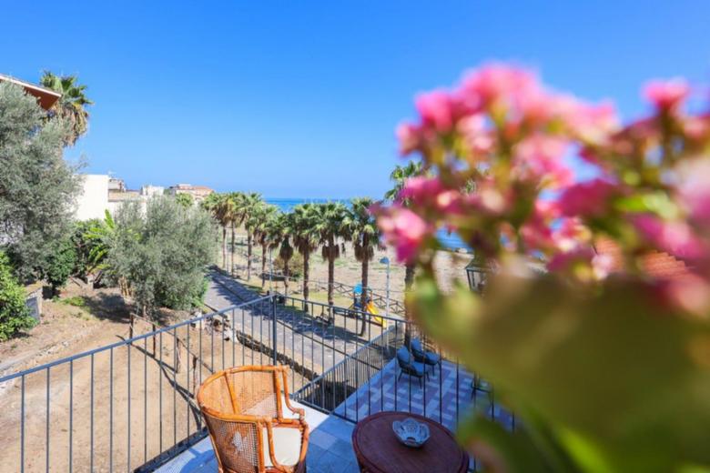 Dimora Burrafato 1 storica residenza sul lungomare