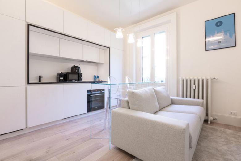 Stazione Centrale - Suite with Balcony