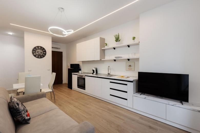 Bonomelli Station Apartment With Balcony