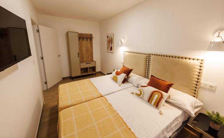 Marwan Apartamentos Turísticos (doble + doble) (2 pax)
