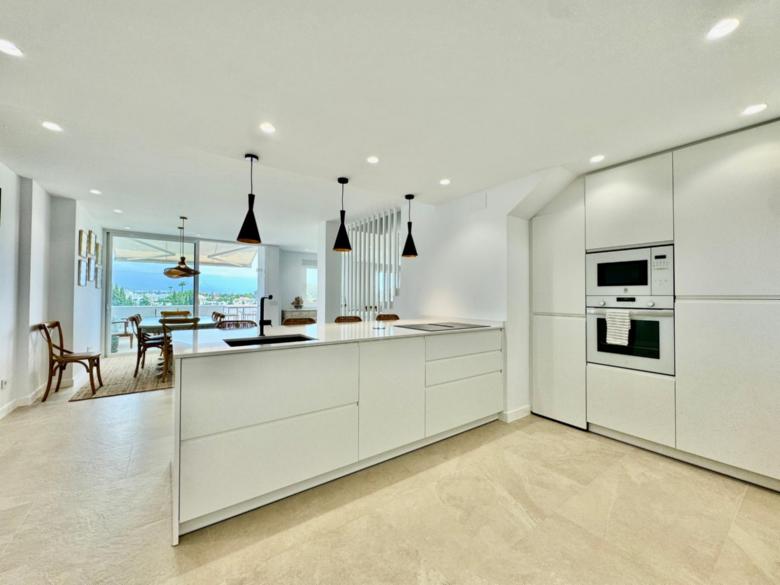 Sea and Mountain Views Penthouse in Guadalmina - EaW Homes