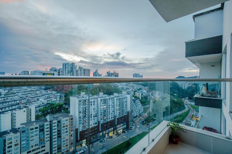 22 - Maravilloso y Amplio, apartamento cerca Cable Plaza (R2014)
