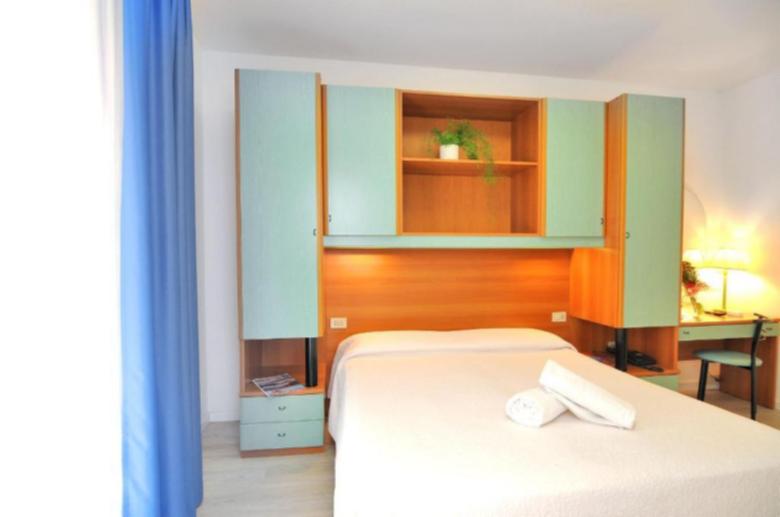 HOTEL REX