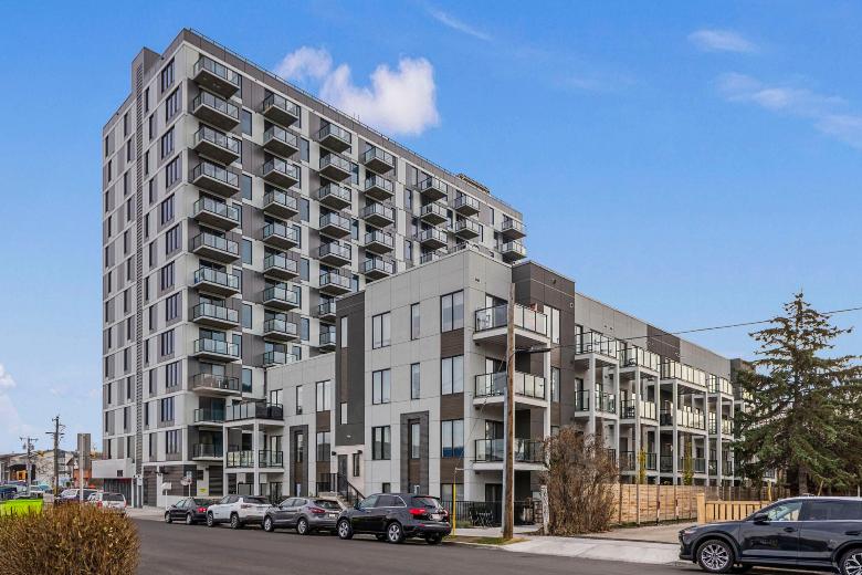 Calgary. 455 1 AV NE