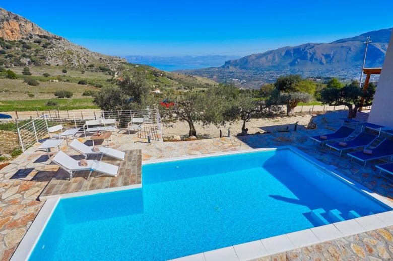VILLA MONTEMAR