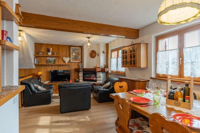 Baita al Frassino, Compet Ospitar