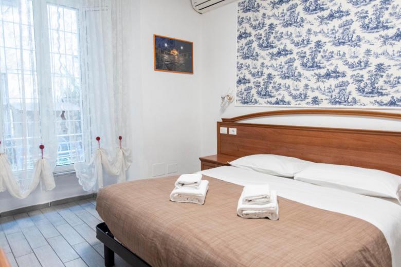 PS- A - Double or Twin Room Standard Rate
