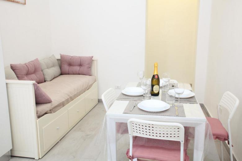 Brillante appartamento di Sara- bilocale al centro storico di Anzio