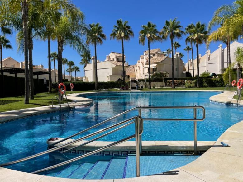 El Arenal Townhouse By The Beach With Swimming Pool - EaW Homes