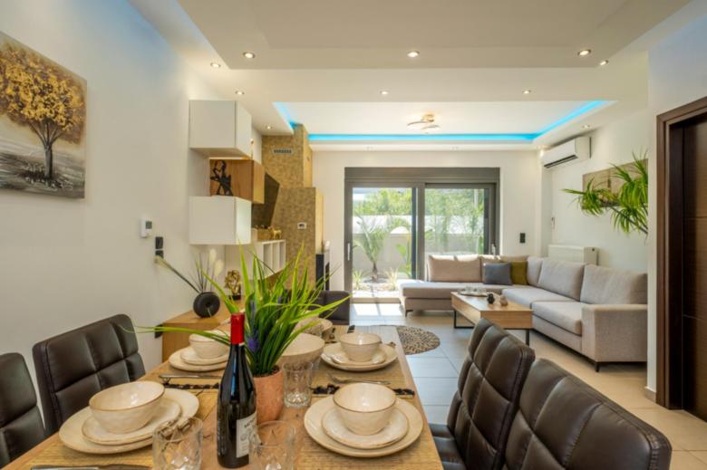 K5 - Delight Luxury Maisonette with rooftop jacuzzi
