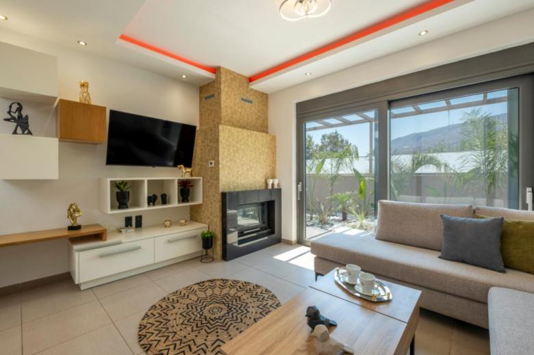 K5 - Delight Luxury Maisonette with rooftop jacuzzi