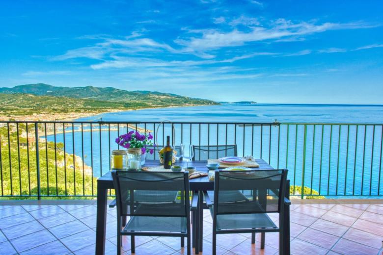 Villa Parmenide 2: due Camere da Letto con Vista Mare e Vasca Idromassaggio 