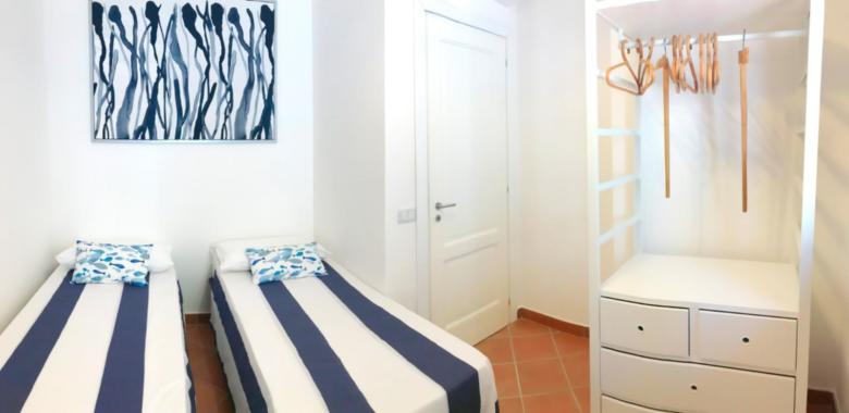 Villa Parmenide 2: due Camere da Letto con Vista Mare e Vasca Idromassaggio 