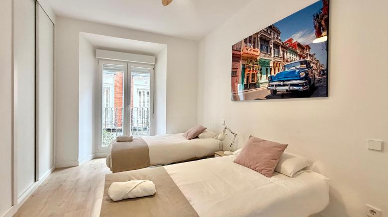 Apartamento  3 habitaciones con balcón (Malasaña II)