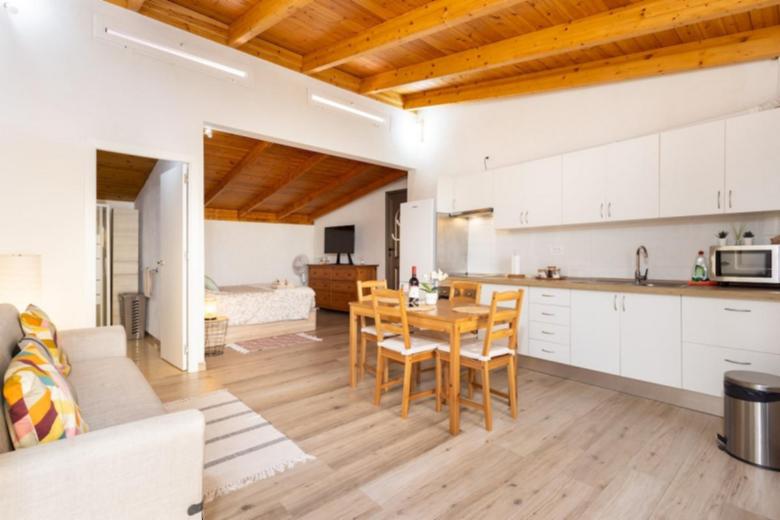VV18. CASITA MERCEDES