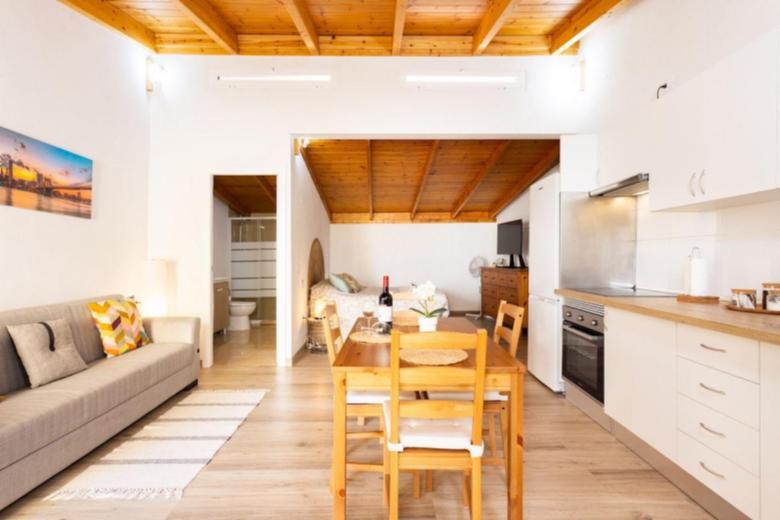 VV18. CASITA MERCEDES
