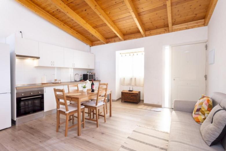 VV18. CASITA MERCEDES