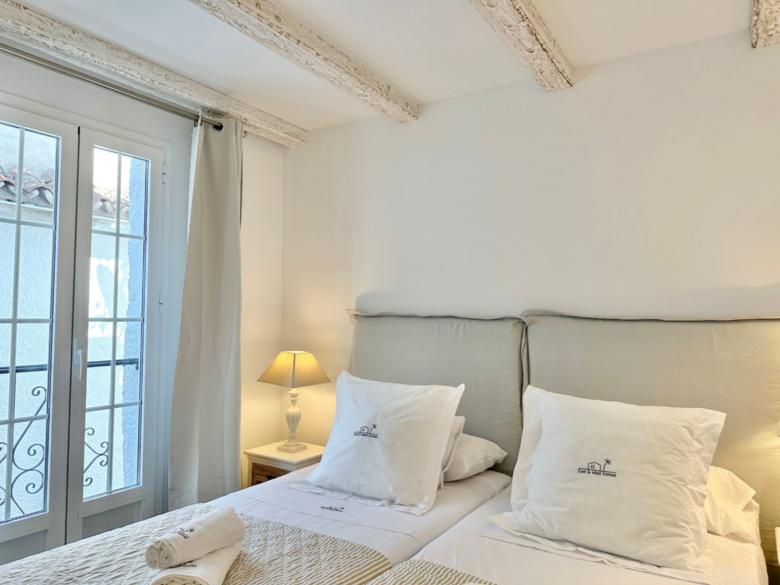 Old Town Modern Flat, 4 Minutes From Beach - Eaw Homes