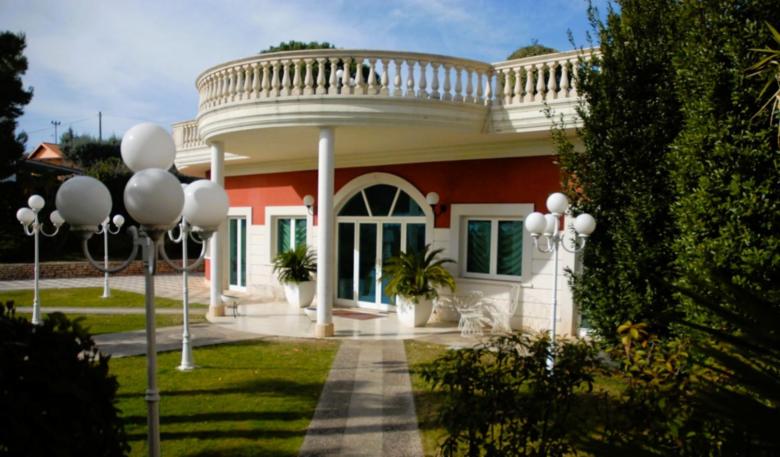 UNICO Serrone Palace