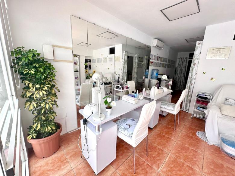 VIME Marbella East SWIMMING POOL, GYM & SPA - EaW Homes