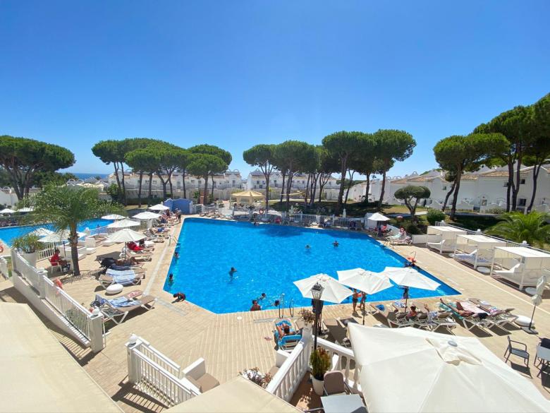 VIME Marbella East SWIMMING POOL, GYM & SPA - EaW Homes