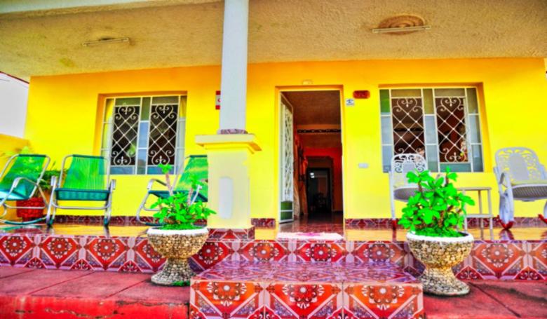 Hostal Carmen y TITO