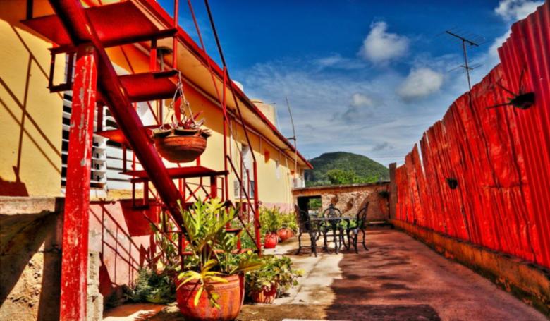 Hostal Carmen y TITO