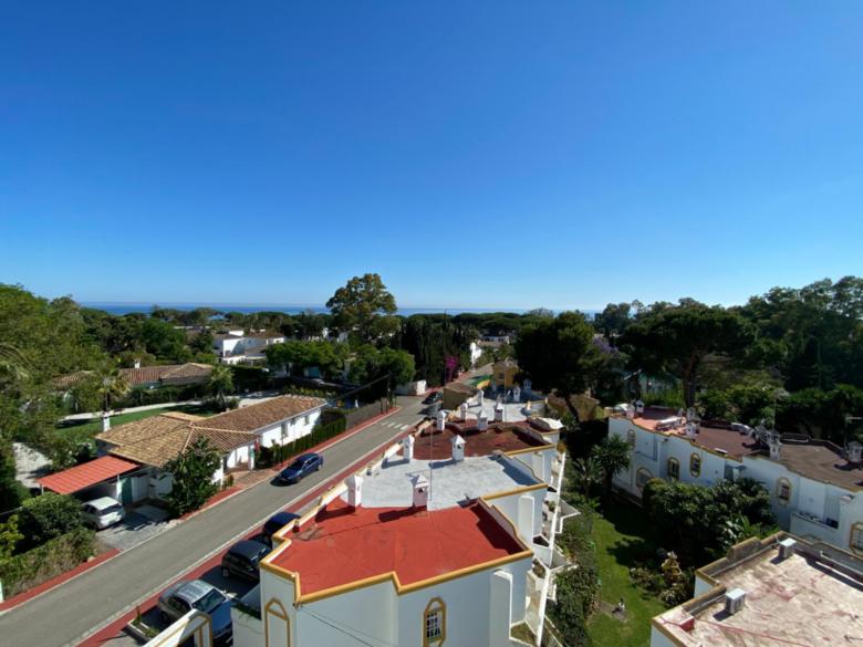 Jardines de Artola Penthouse | EaW Homes