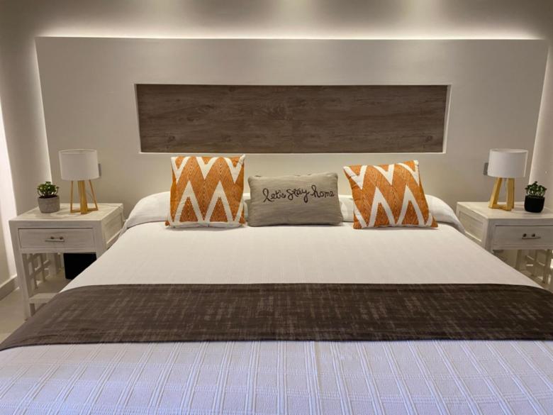 Ocean SXM Studio, orient beach
