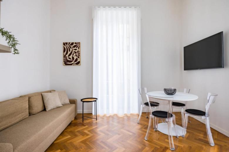 Thelos apartment 
