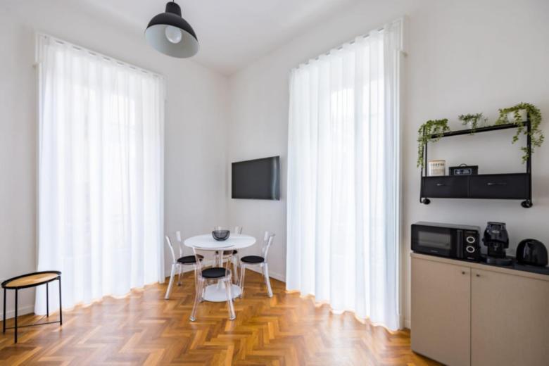 Thelos apartment 