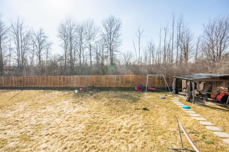 Thorold. New 3BR 2BA Townhome, 19 km to Niagara Journey