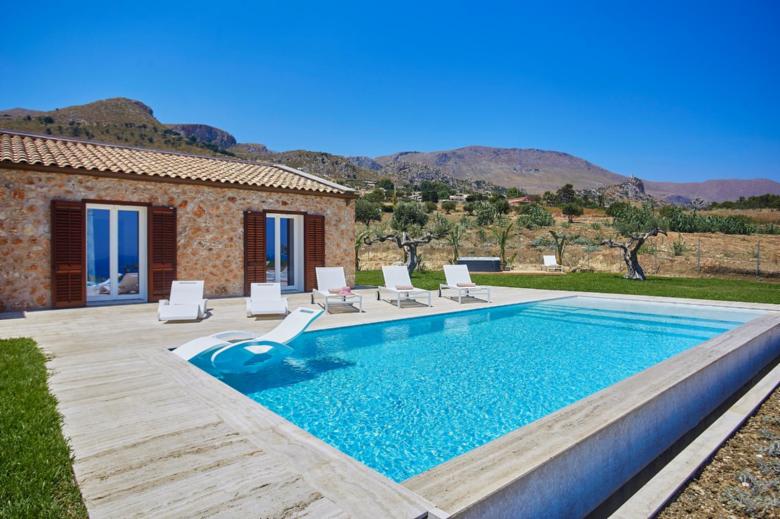 VILLA DEL BORGO
