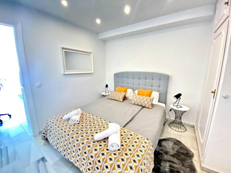 Aguamarina IV Frontline Beach, Direct Sea Views *POOL* - EaW Homes